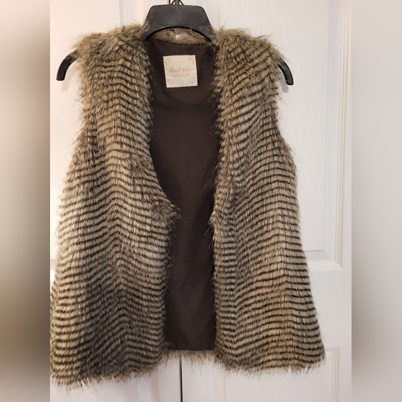 Altar'd State faux Fur Vest - Picture 3 of 5